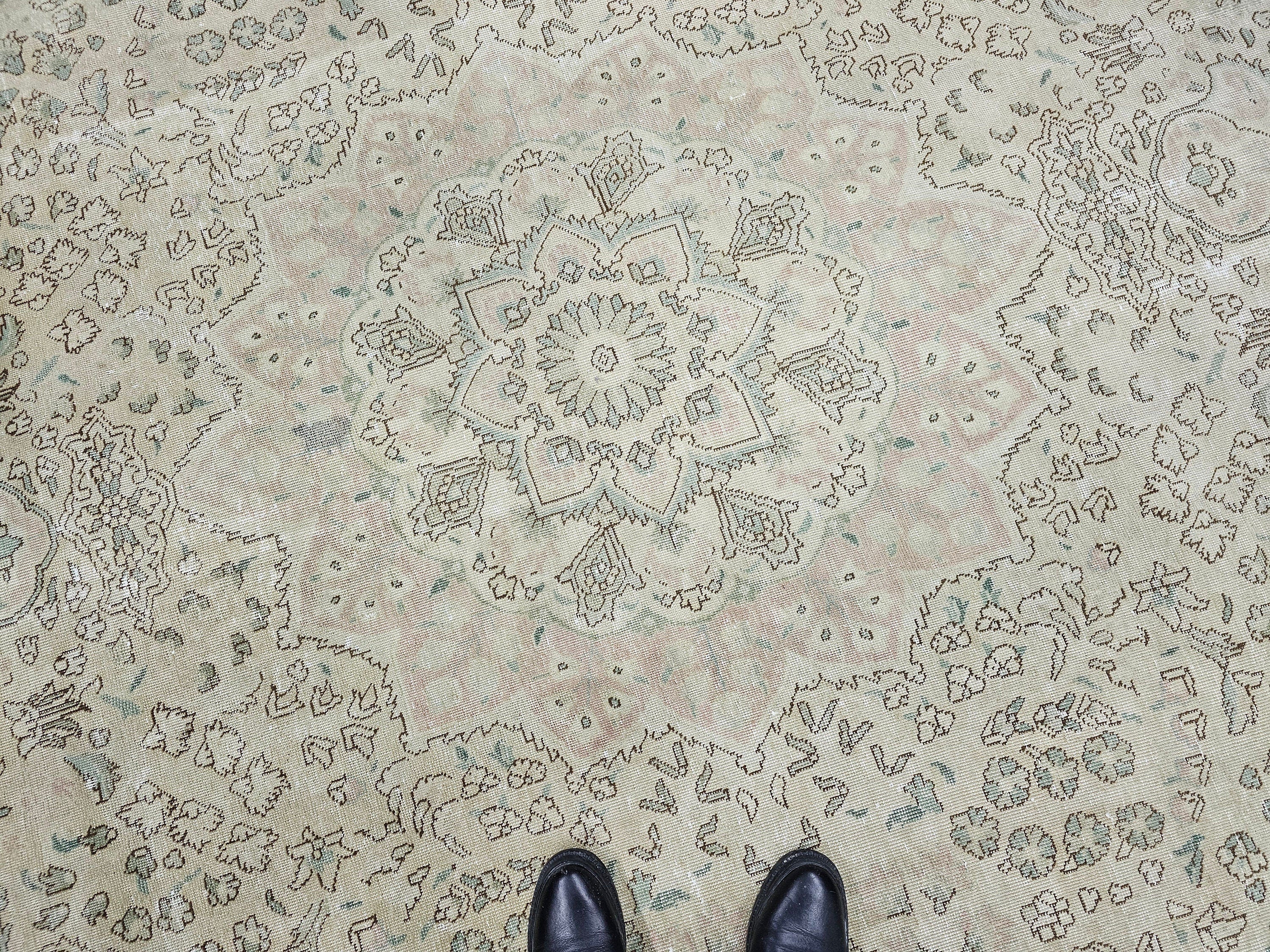 9x12 Hand-Knotted Oushak Rug: Vintage Turkish Wool Carpet