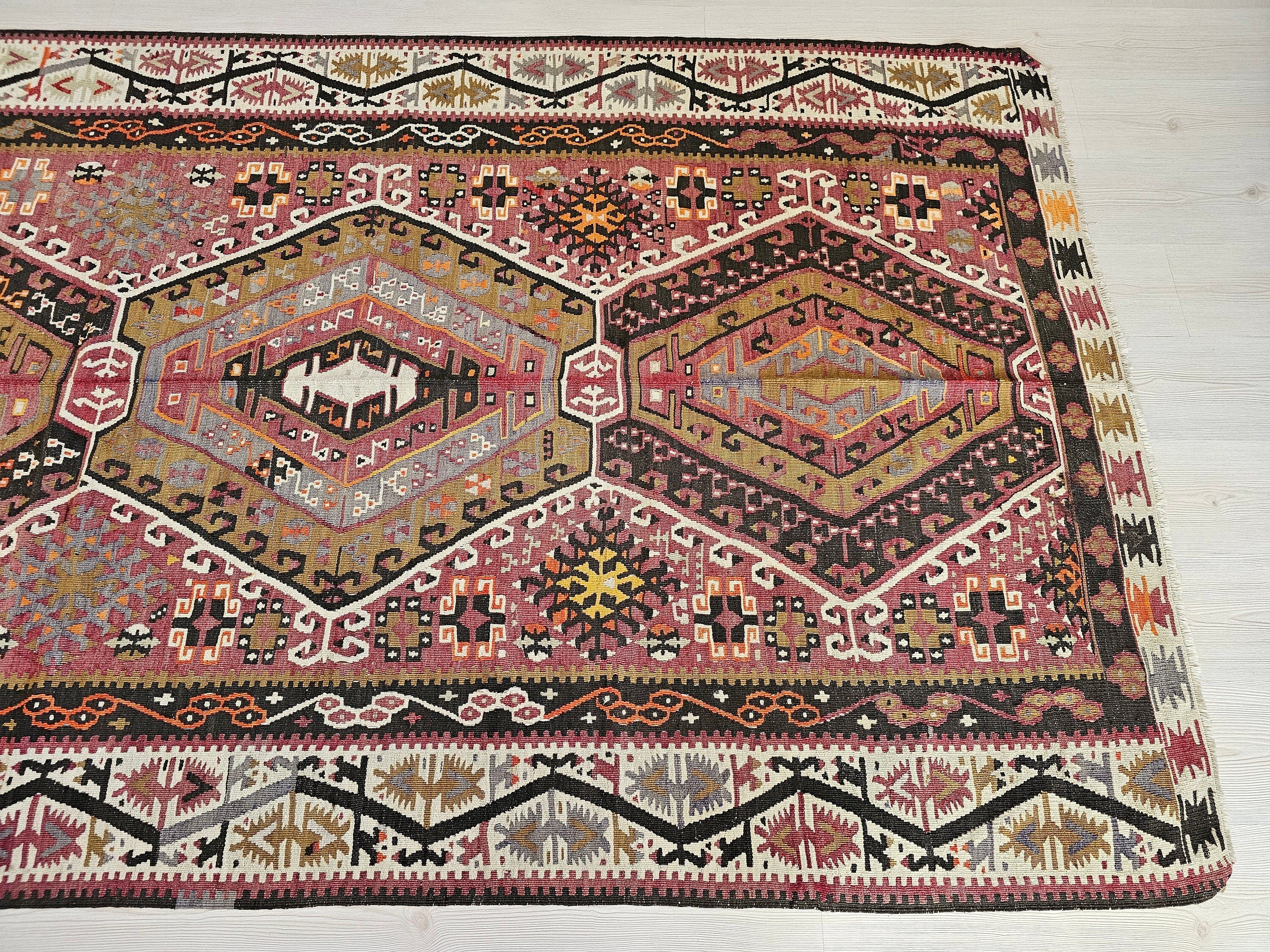 Vintage Turkish Kilim Rug: Traditional Tribal Woven Rug (5.20x11.40 feet)