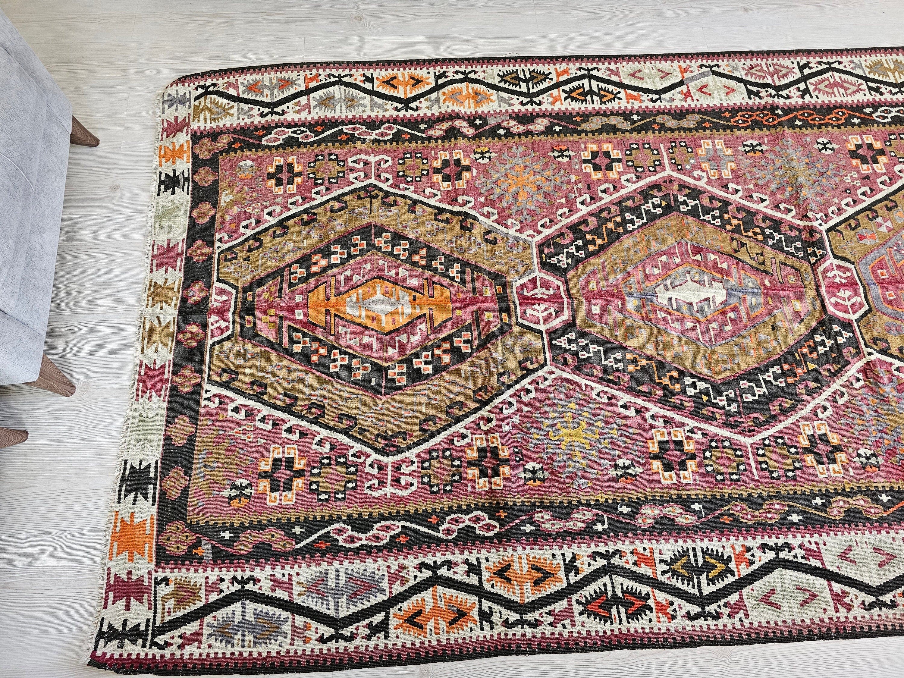 Vintage Turkish Kilim Rug: Traditional Tribal Woven Rug (5.20x11.40 feet)
