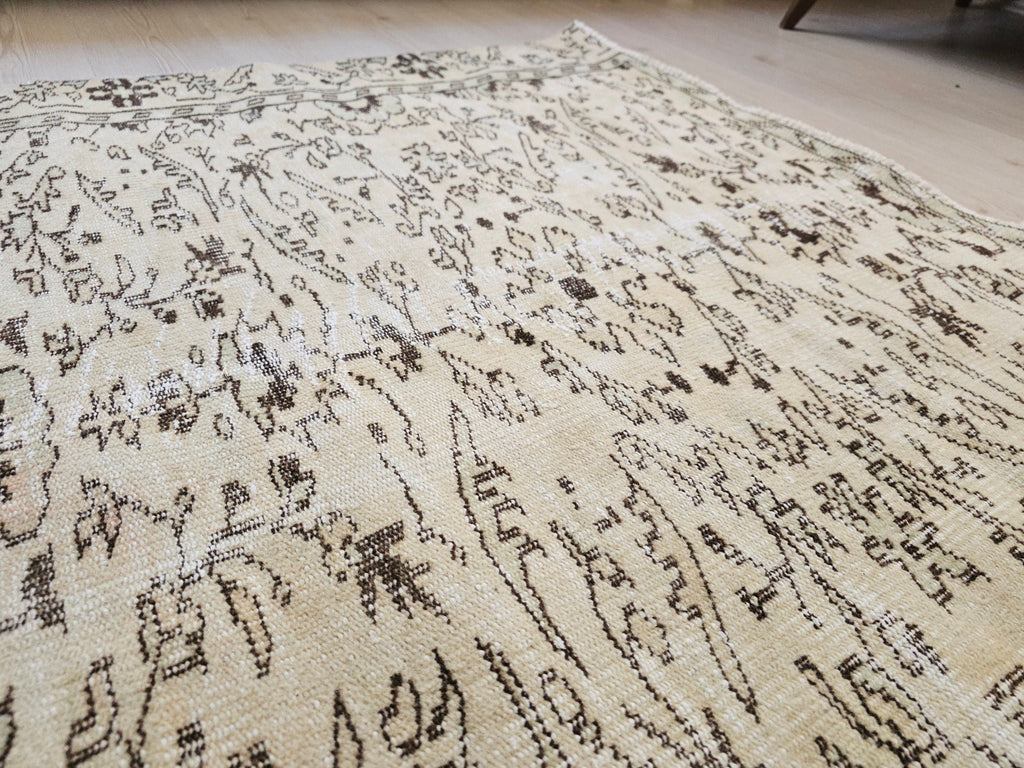 5x8 Vintage Turkish Rug: Neutral Floral Handmade Wool Entry Rug