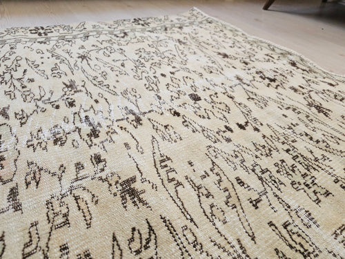 5x8 Vintage Turkish Rug: Neutral Floral Handmade Wool Entry Rug