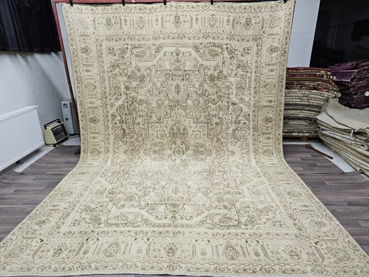 9x12 Neutral Area Rug / Faded Turkish Rug/ Oversized Vintage Carpet/ Rug for Livingroom and Saloon/ Distressed Antique Rug/ 9.45x12.70 feet