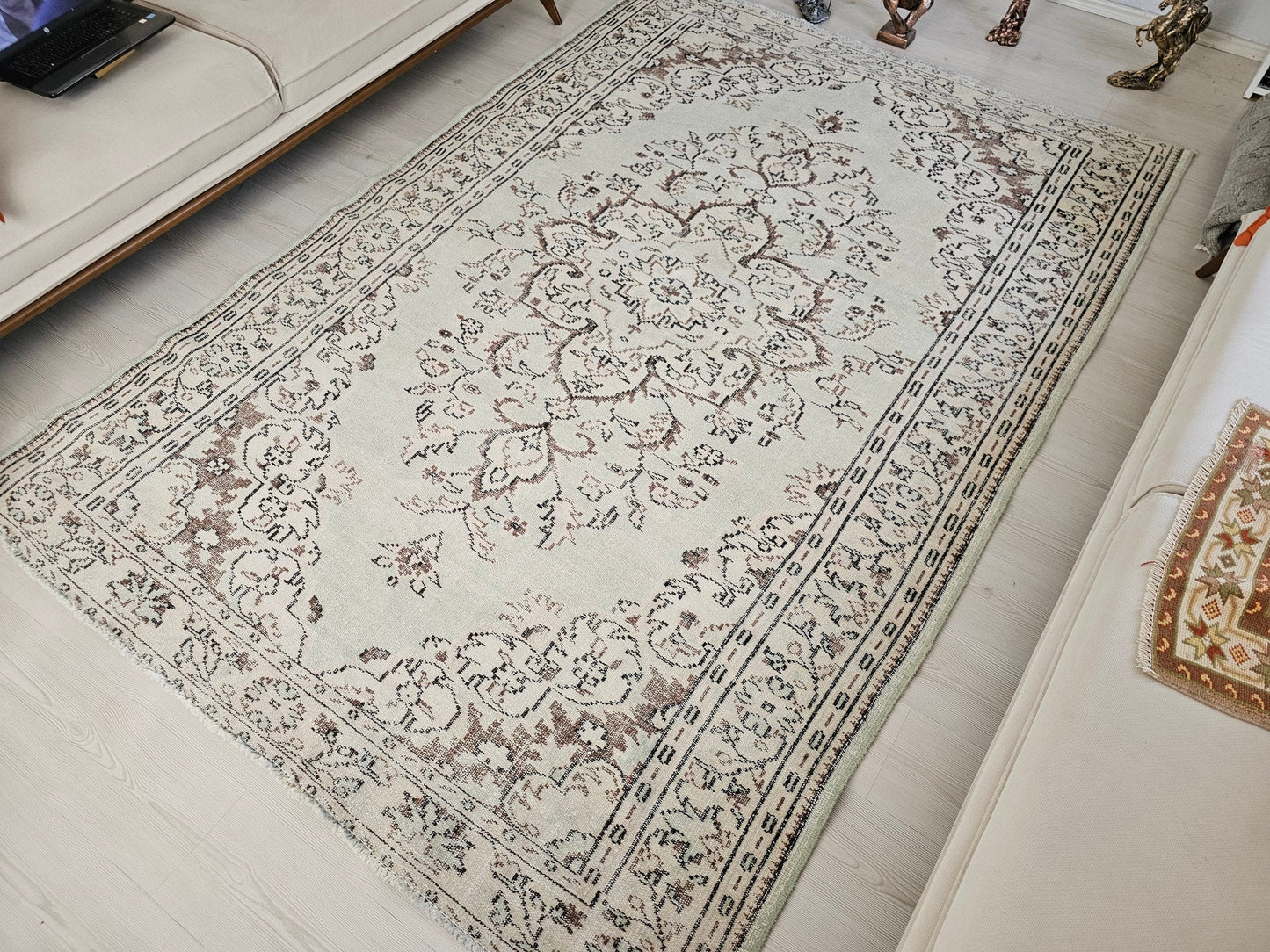 6x9 Area Rug in Living room - Handmade Wool Vintage Turkish Rug - Neutral Area Rug - Rug for Under Bed - Boho Area Rug