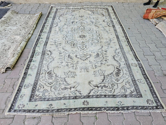 6x9 Cream Vintage Turkish Rug - Hand Knotted Wool Oushak Area Rug -