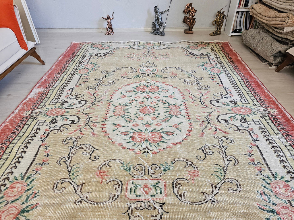 6x9 Hand Knotted Wool Vintage Turkish Isparta Rug