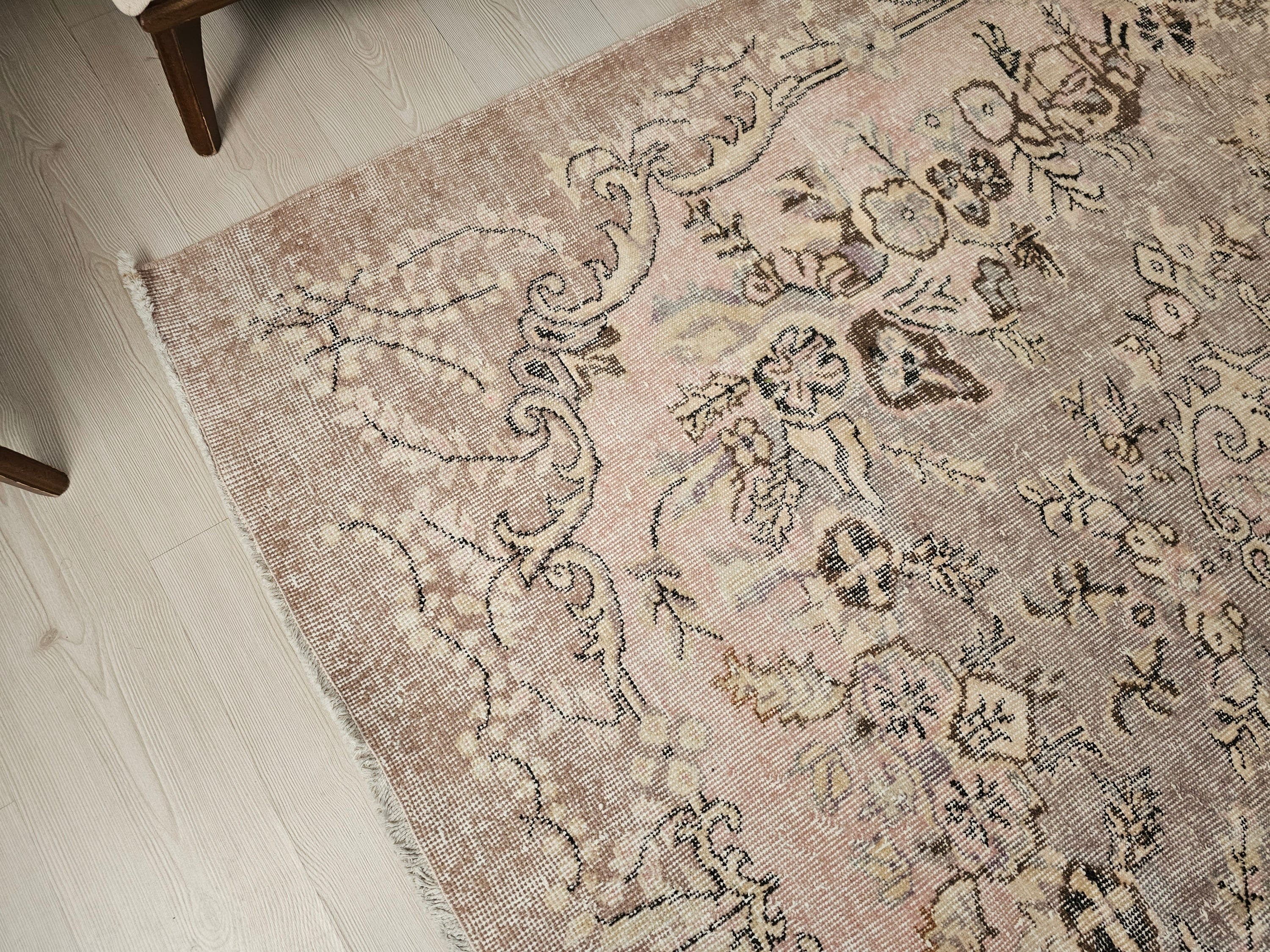 Handknotted 6x9 Oushak Rug: Pink Vintage Turkish Wool Carpet