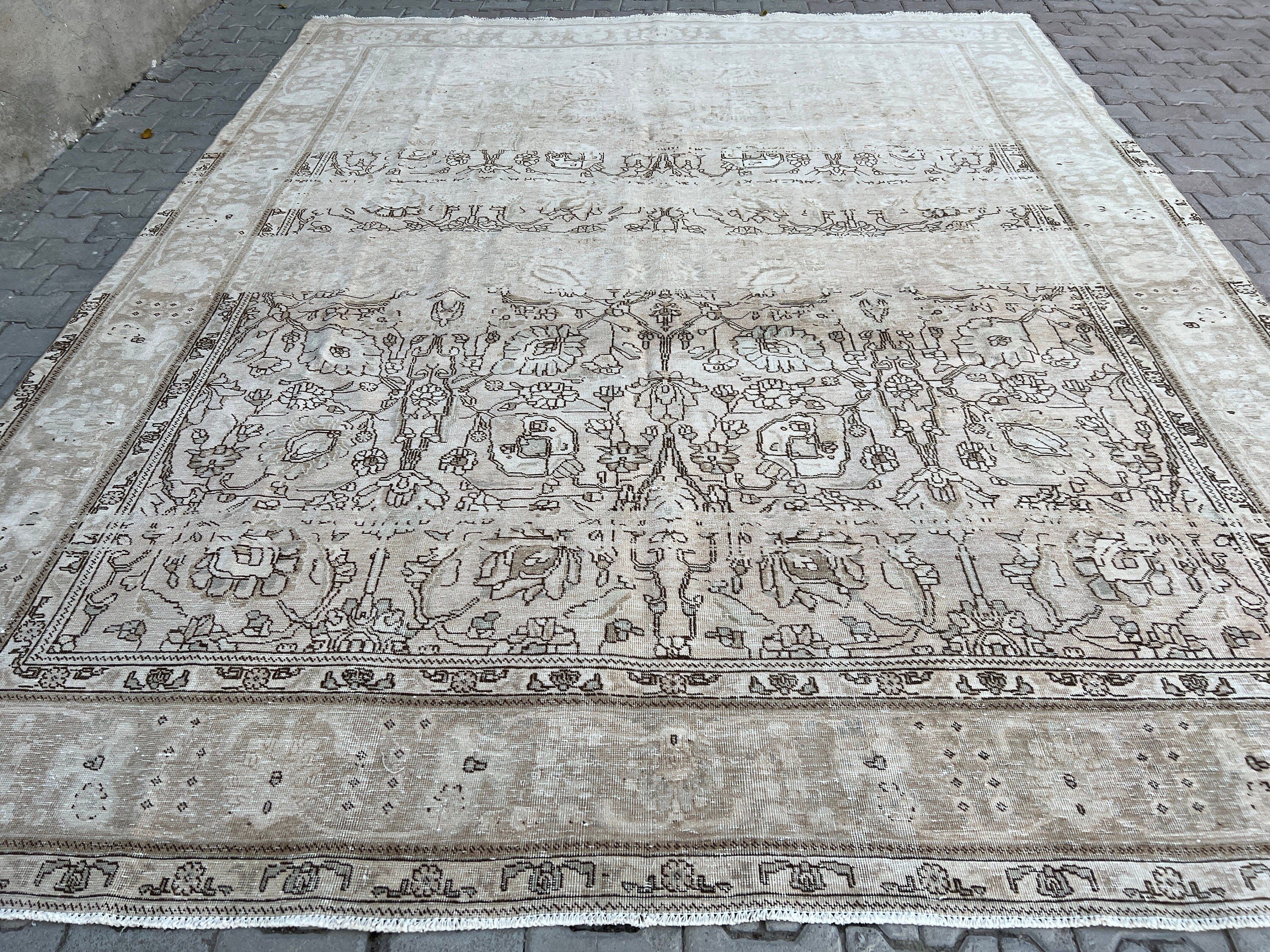 Oversized Vintage Oushak Rug 10x12: Neutral Faded Pattern