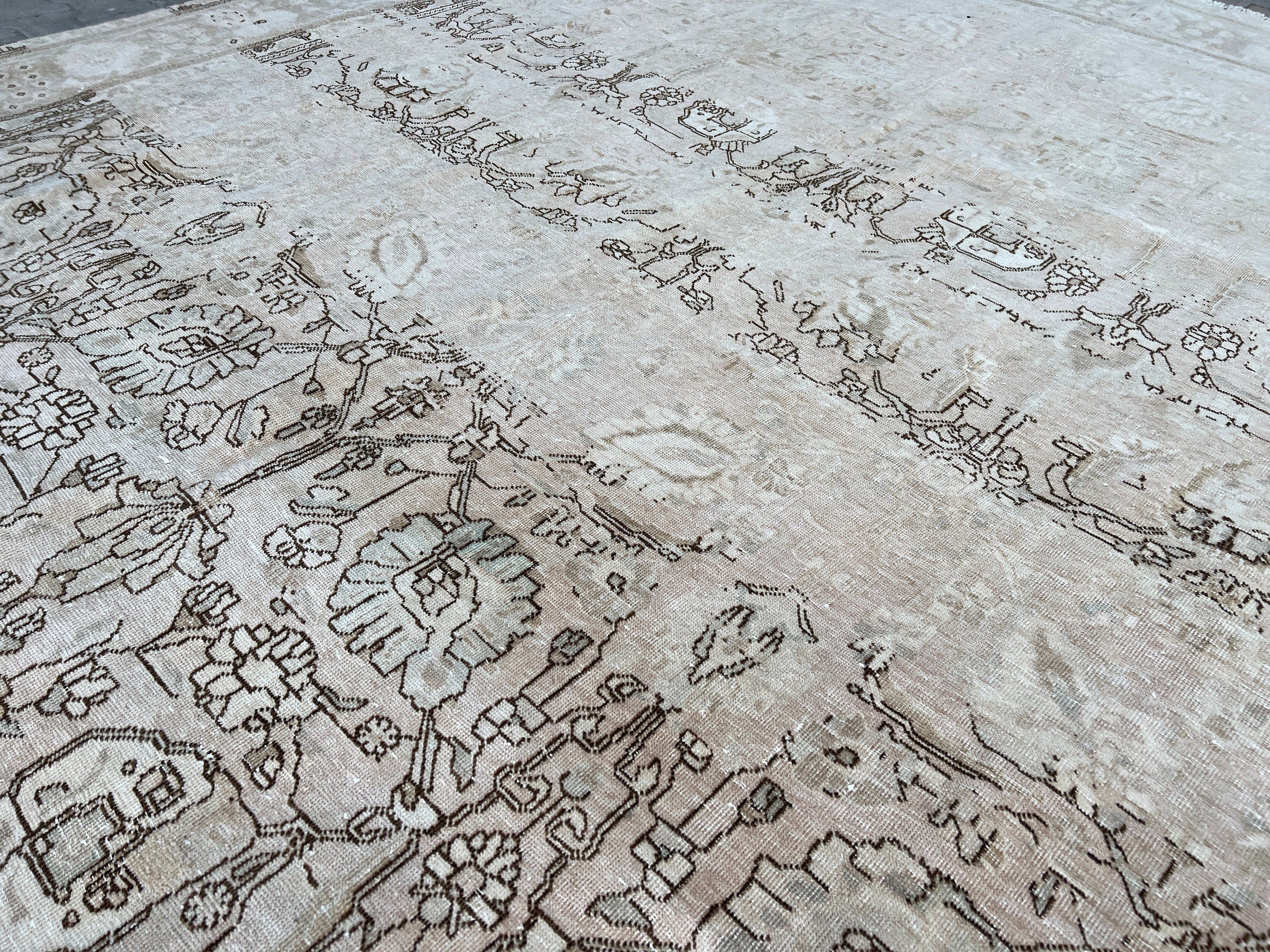 Oversized Vintage Oushak Rug 10x12: Neutral Faded Pattern