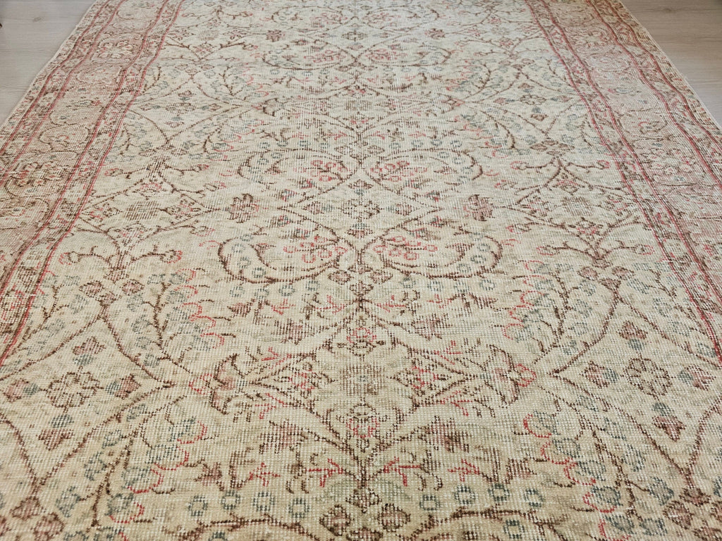 Hand Knotted Wool Turkish Oushak Rug: Cream & Pink Vintage Area Rug (5.10x7.50 feet)