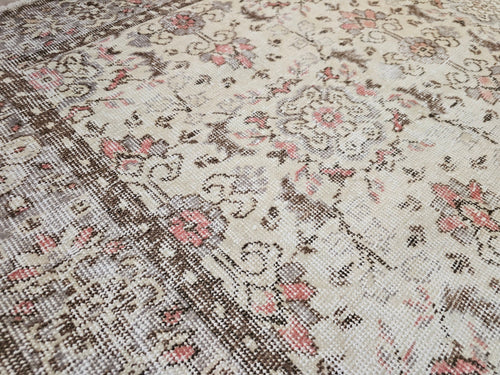 5x8 Vintage Turkish Oushak Rug: Neutral Floral Boho Decor