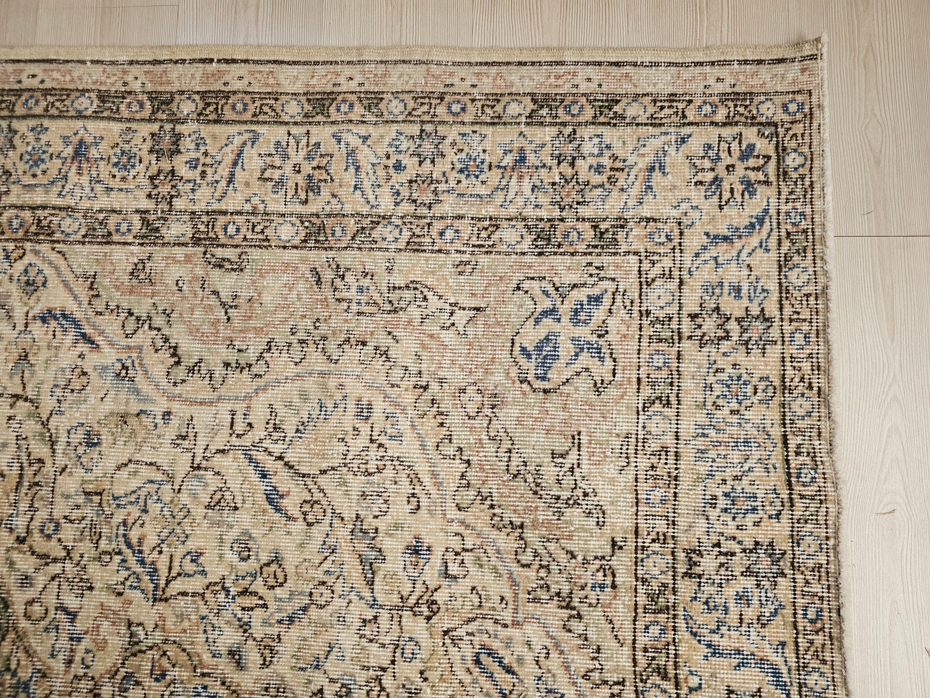 Handmade Wool Turkish Rug 5x8: Vintage Boho Farmhouse Decor