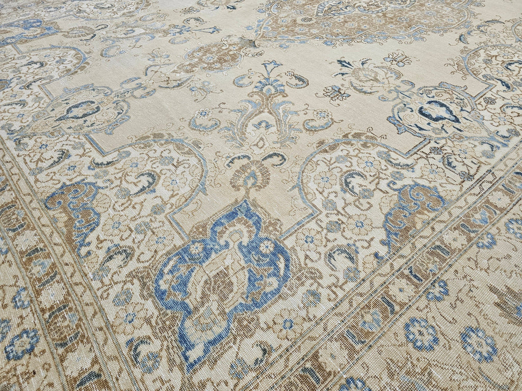 11x16 Hand Knotted Wool Area Rug: Faded Neutral Distressed Carpet