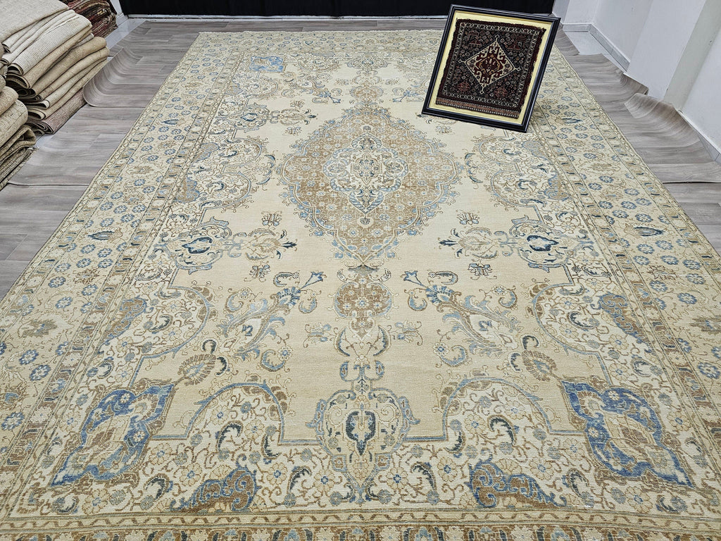 11x16 Hand Knotted Wool Area Rug: Faded Neutral Distressed Carpet