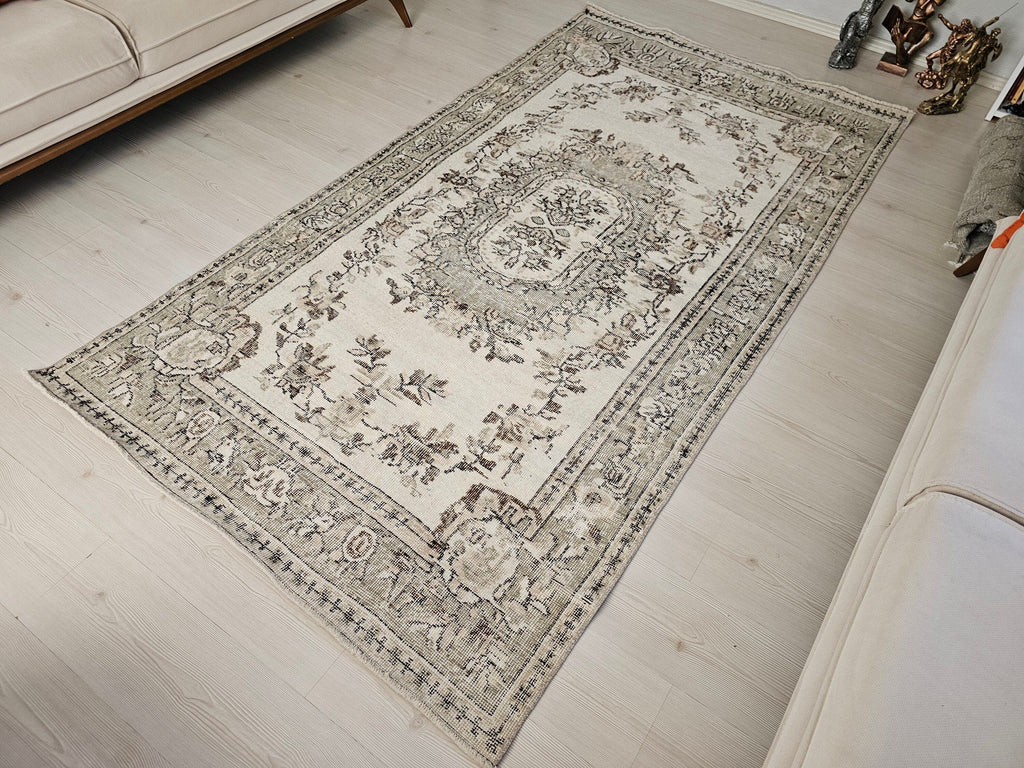 Cream Wool Oushak Rug: 4.5x8.25 ft, Vintage Turkish Rug