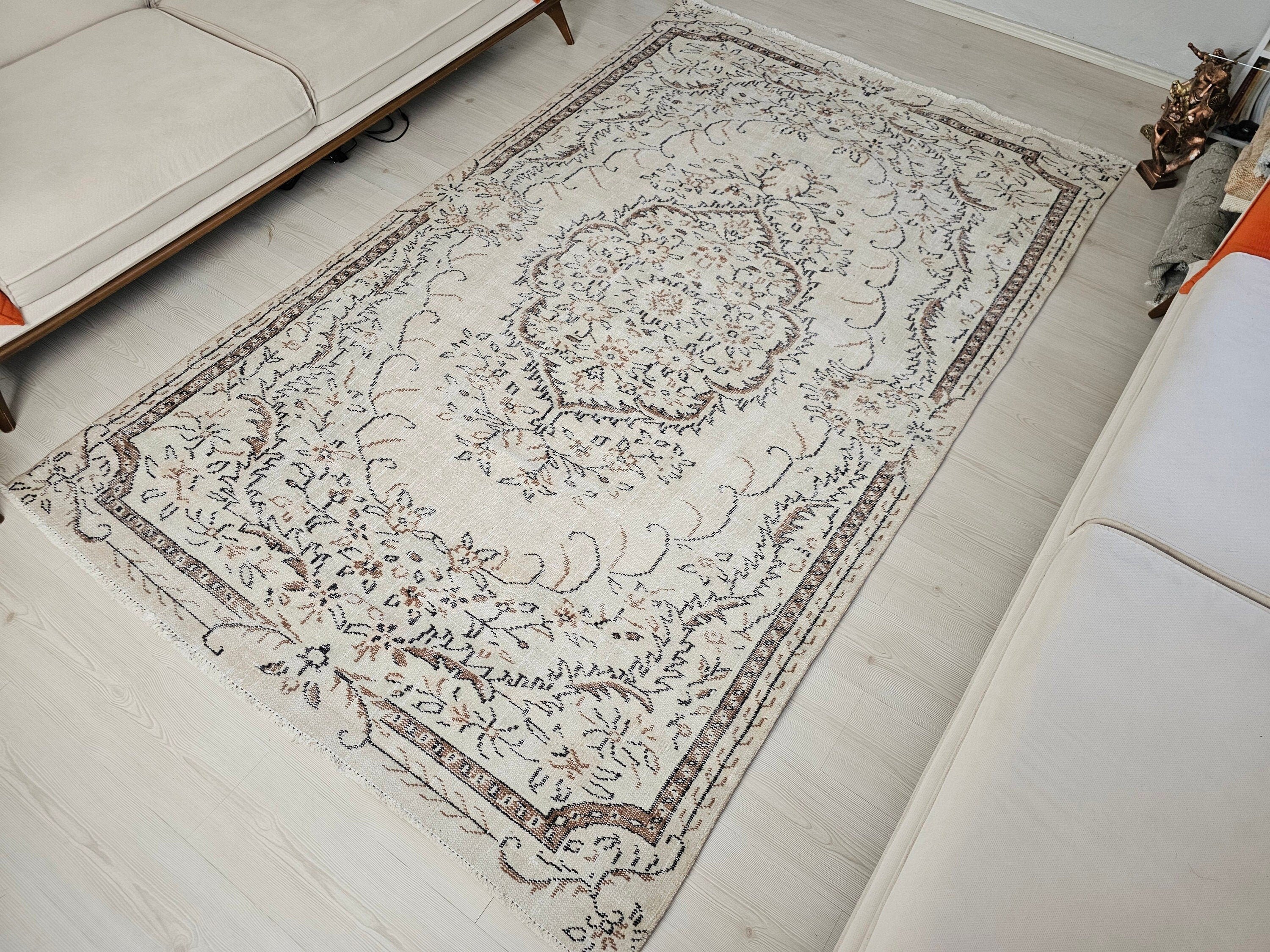 6x9 Cream Oushak Rug: Vintage Turkish Wool Area Rug