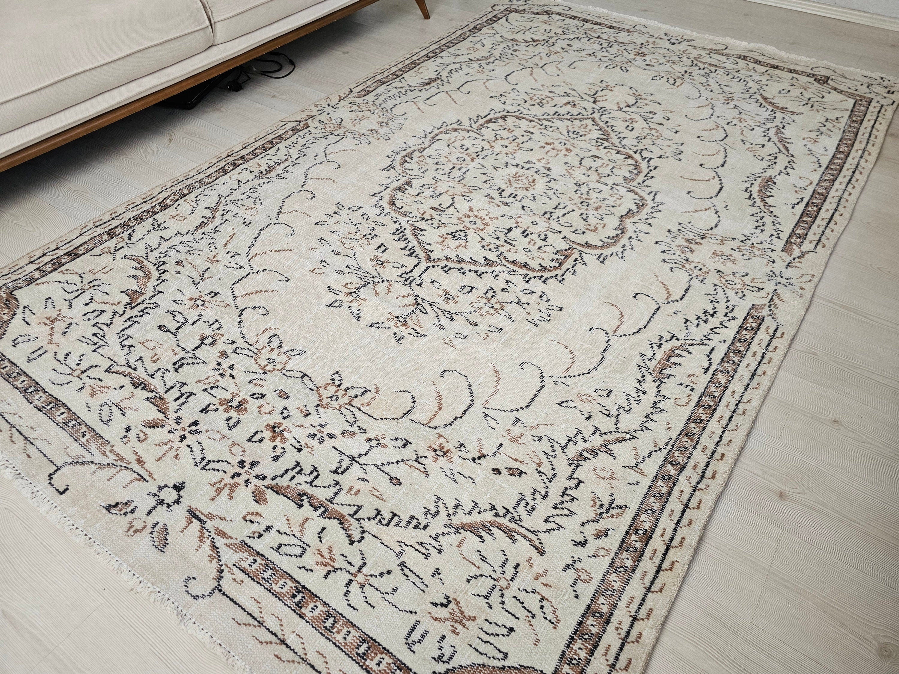 6x9 Cream Oushak Rug: Vintage Turkish Wool Area Rug