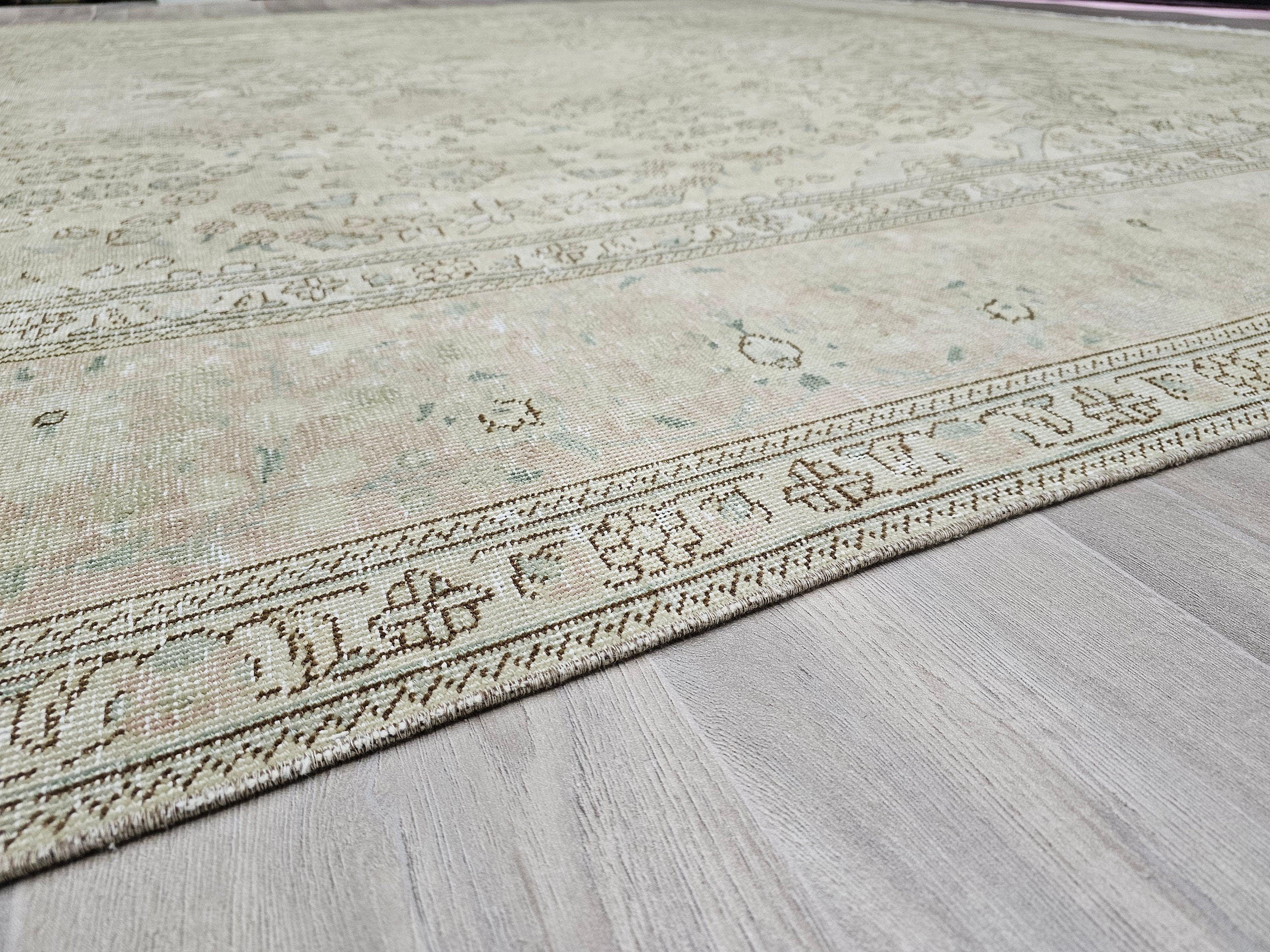 Large Vintage Handwoven Rug - Neutral Wool Area Carpet, 286x379 cm (9x12 ft)