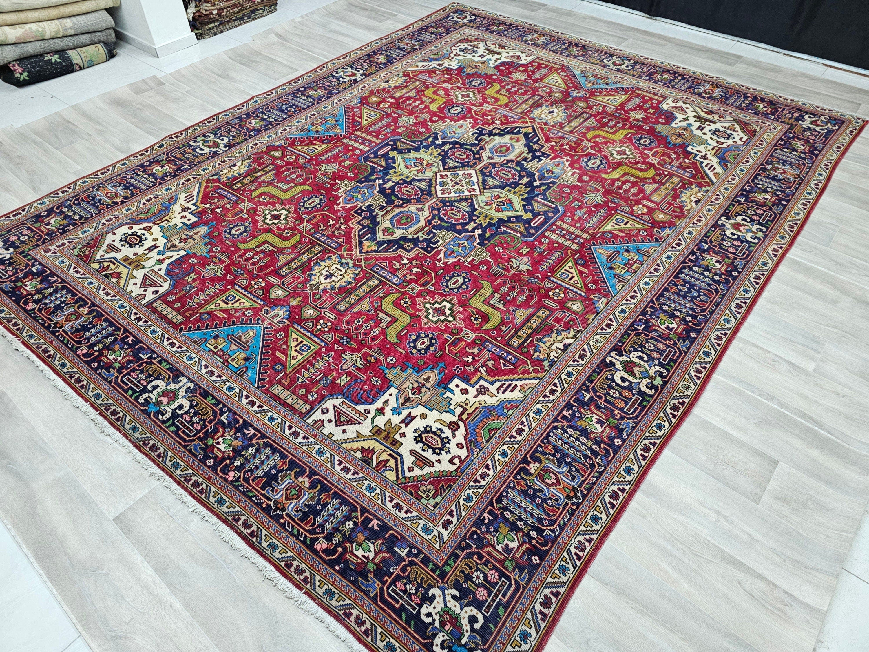 Hand Knotted Heriz Rug: Oversize Vintage Wool Red Cream Blue