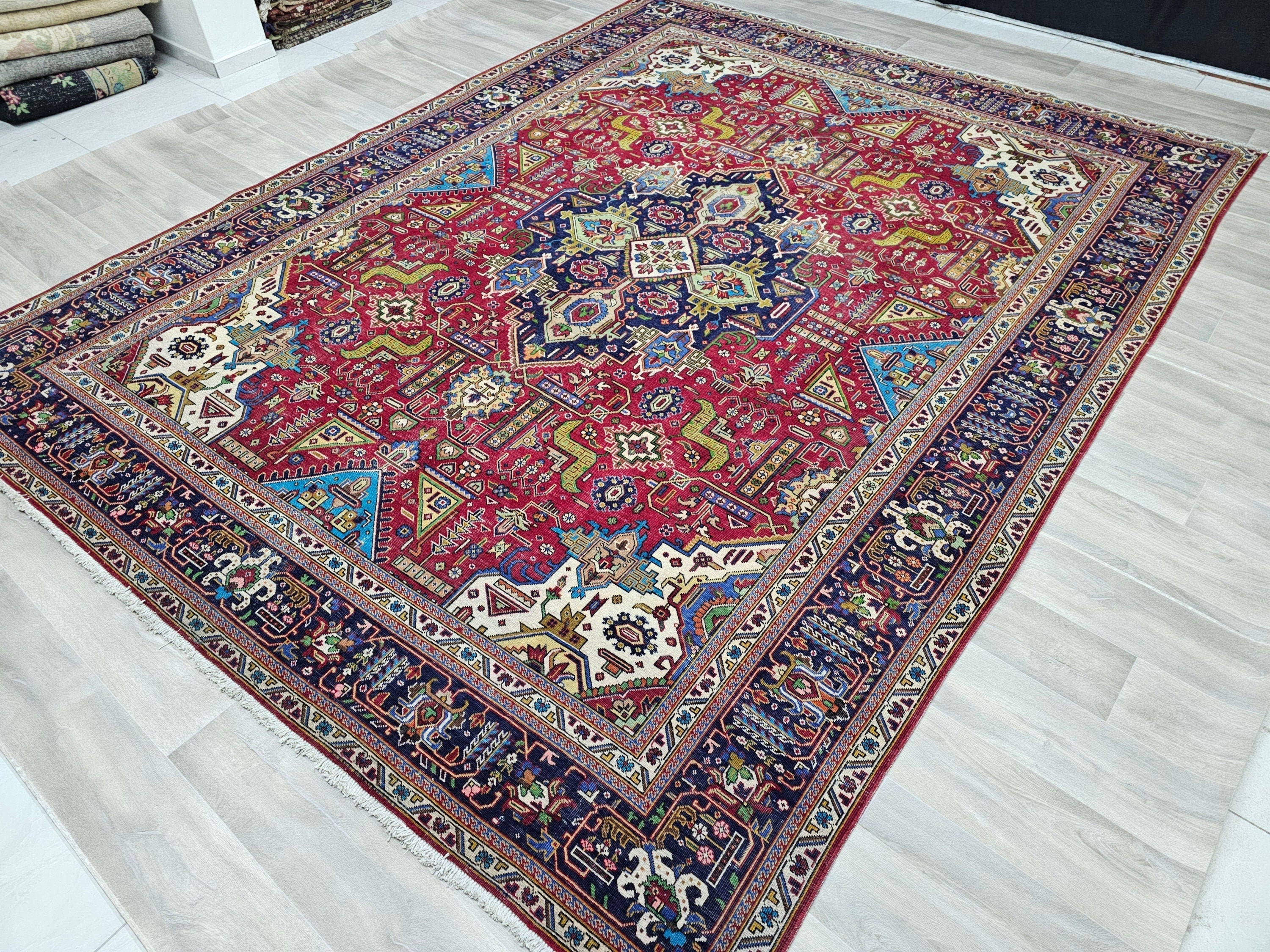 Hand Knotted Heriz Rug: Oversize Vintage Wool Red Cream Blue
