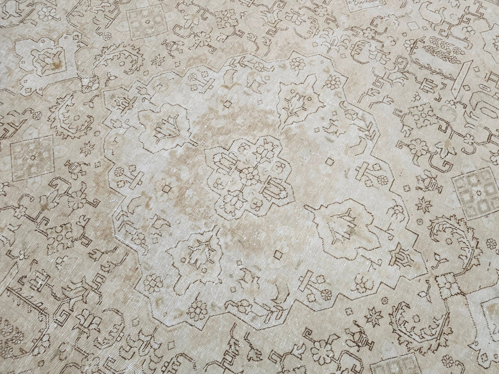 9x13 Vintage Handwoven Wool Oushak Rug: Neutral Beige Carpet