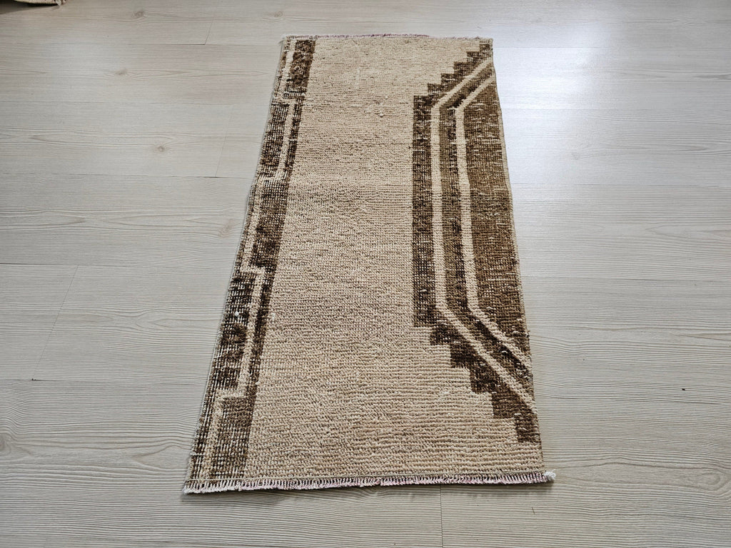 Vintage Oushak Turkish Rug: 18x36 inch Wool Doormat