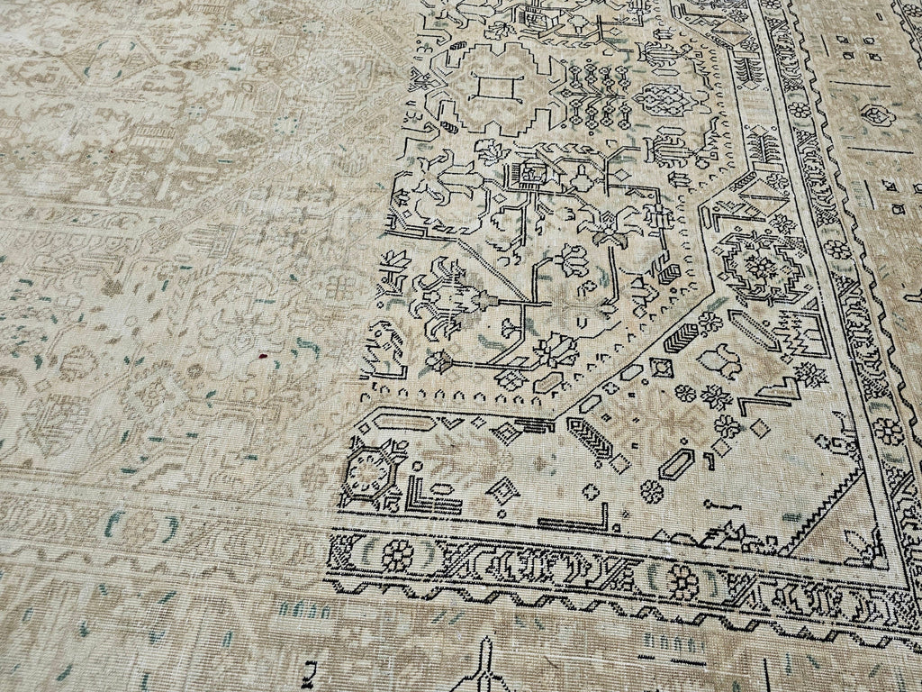 Hand-Knotted Wool Heriz Rug: 9x12 Vintage Turkish Geometric Area Rug