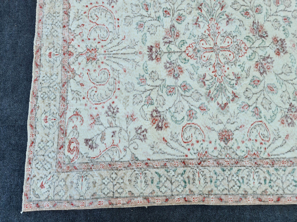 5x9 Vintage Hand-Knotted Oushak Rug: Cream Turkish Wool Area Rug