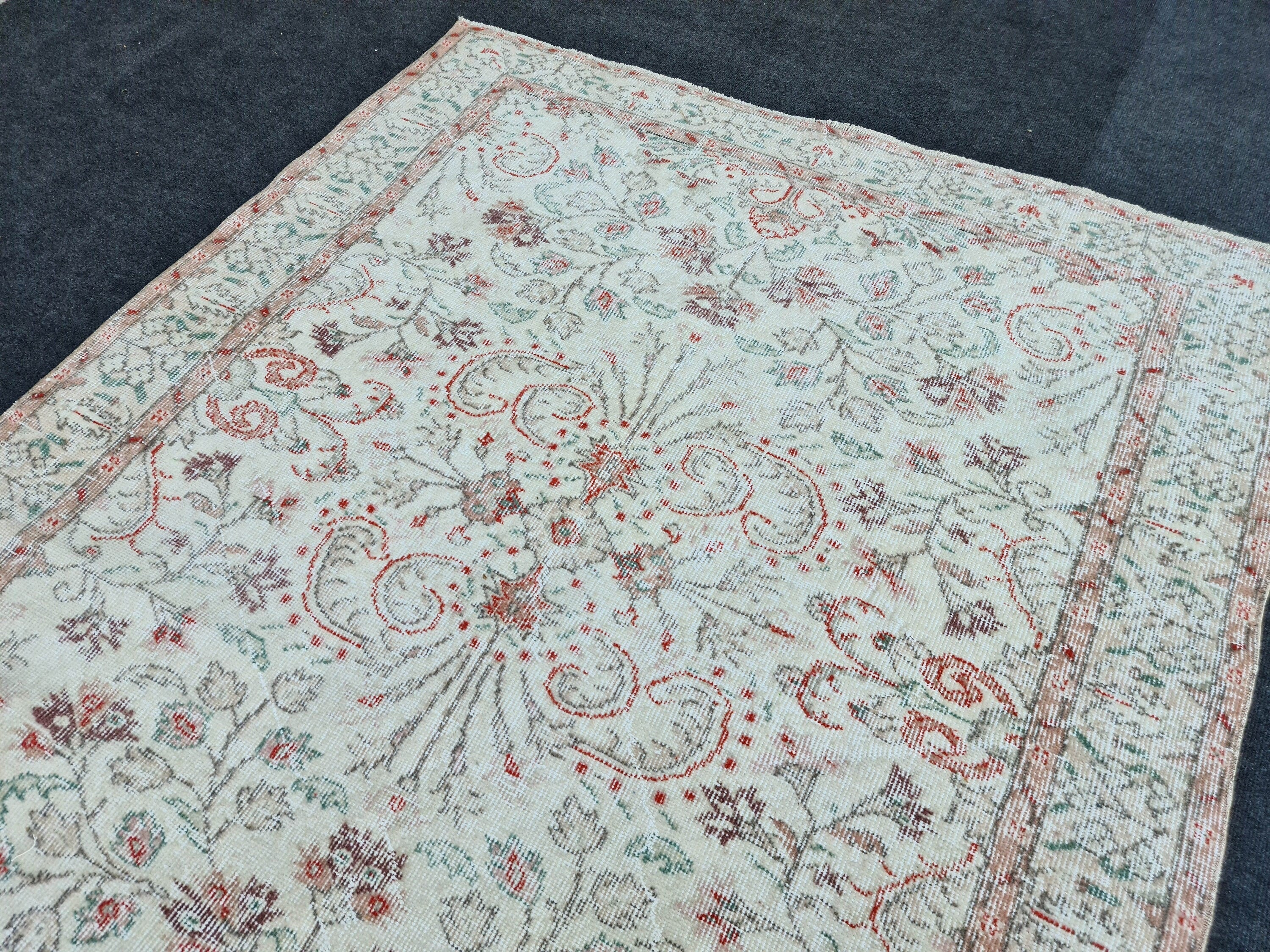 5x9 Vintage Hand-Knotted Oushak Rug: Cream Turkish Wool Area Rug