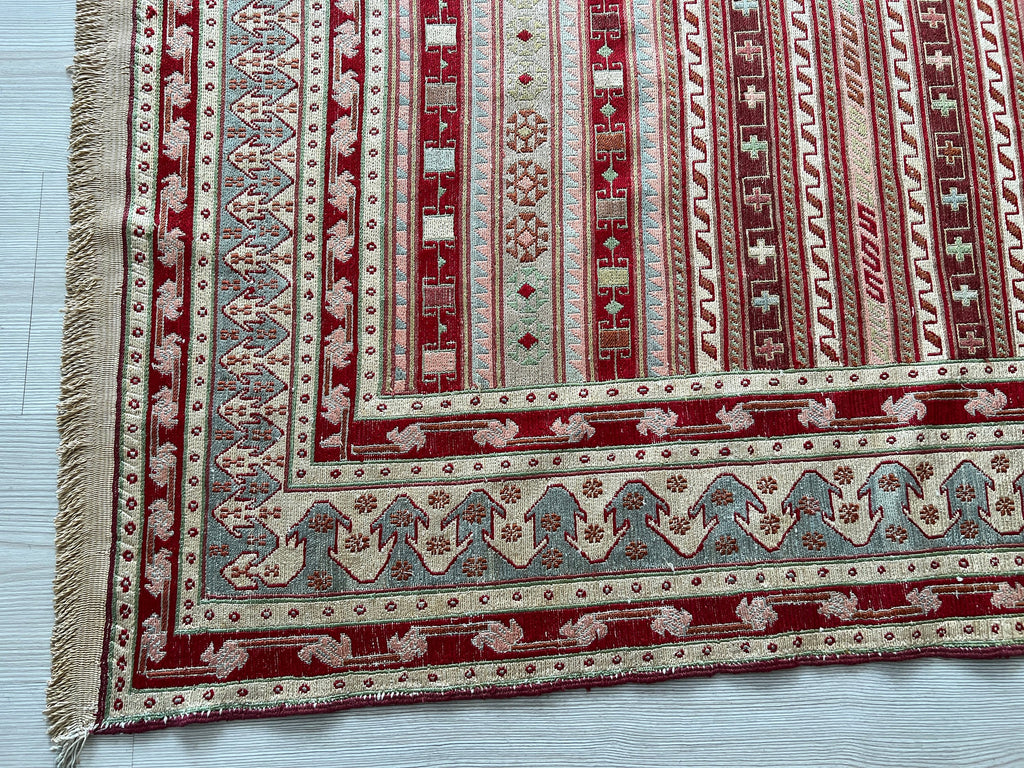 6x9 Vintage Soumak Kilim Rug: Hand-Knotted Wool Striped Rug