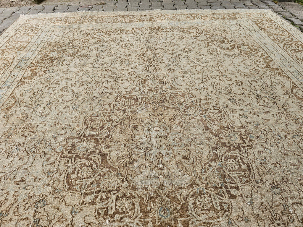 9x12 Vintage Turkish Rug: Neutral Faded Distressed Area Carpet