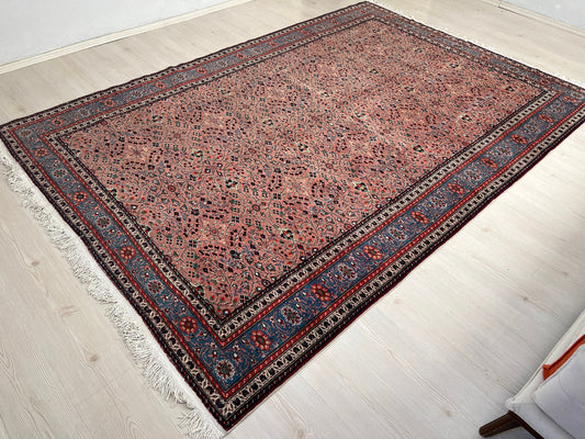 Handmade Vintage Turkish Rug / 6.7 x 9.67 feet