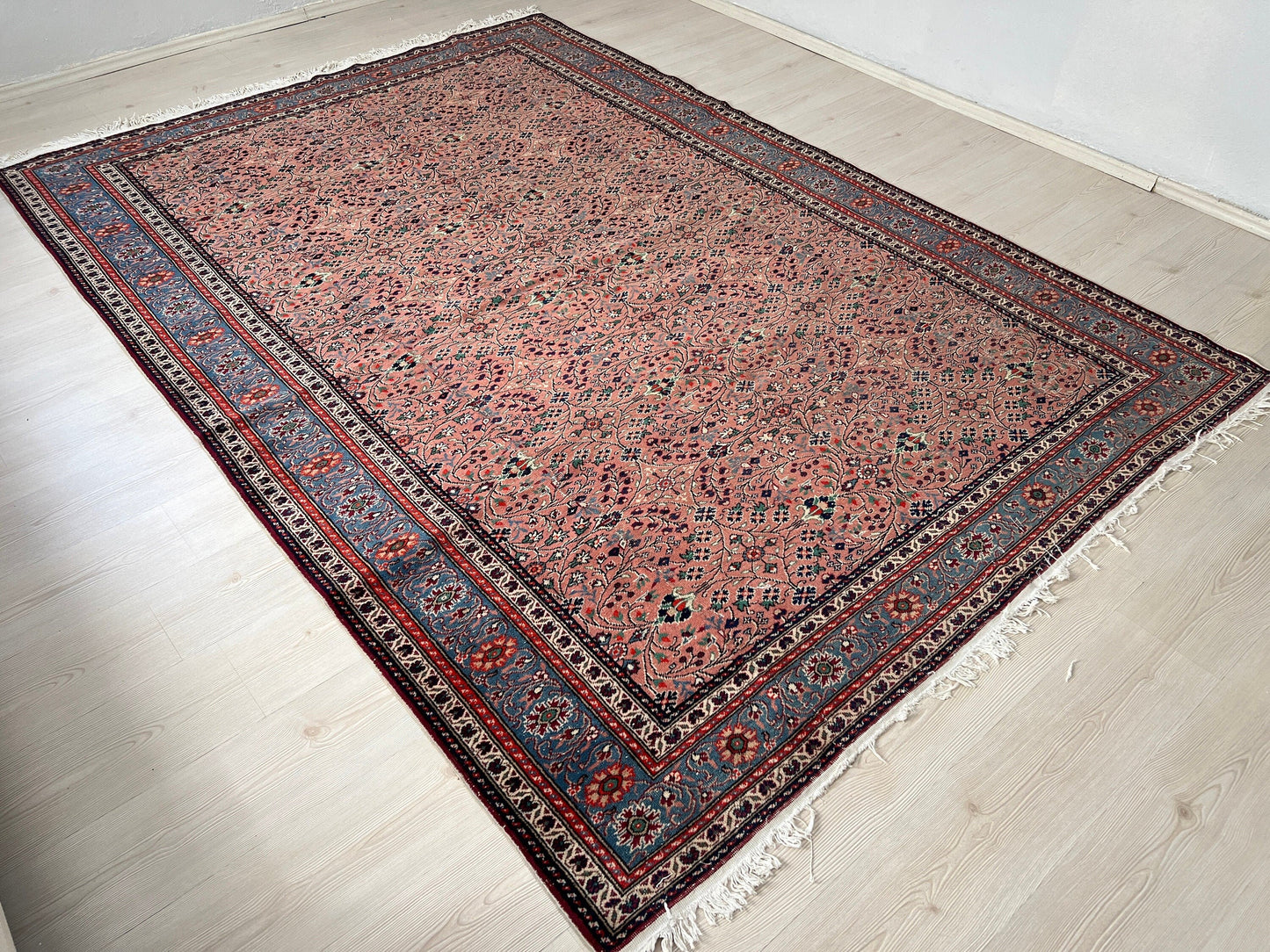 Handmade Vintage Turkish Rug / 6.7 x 9.67 feet