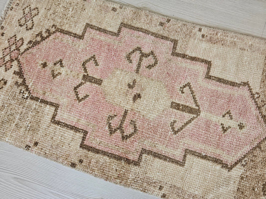 1.5x3 Vintage Turkish Yastik - Hand Knotted Wool Small Oushak Rug - Rustic Decor Bath Mat - Doormat for front of Door