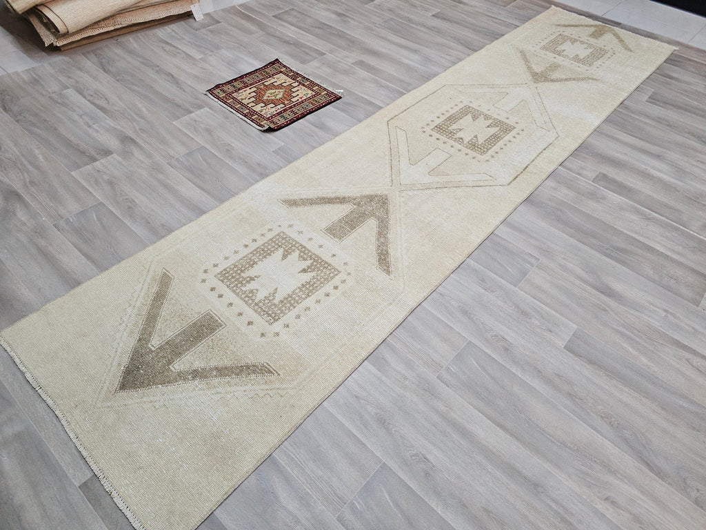 Geometric Handwoven Runner Rug - 2.95x12.86 ft (90x392 cm) Neutral Wool Oushak Carpet