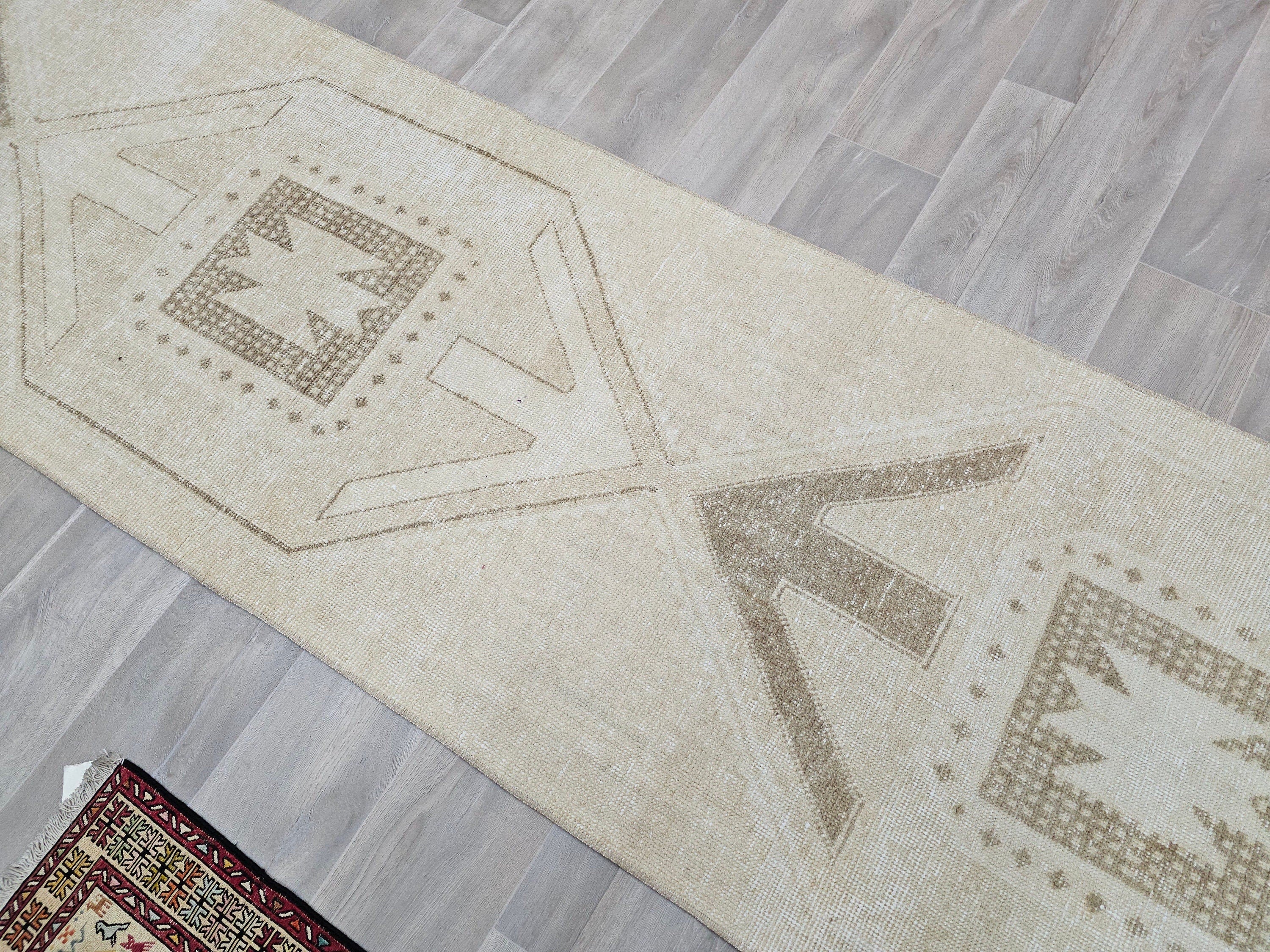 Geometric Handwoven Runner Rug - 2.95x12.86 ft (90x392 cm) Neutral Wool Oushak Carpet