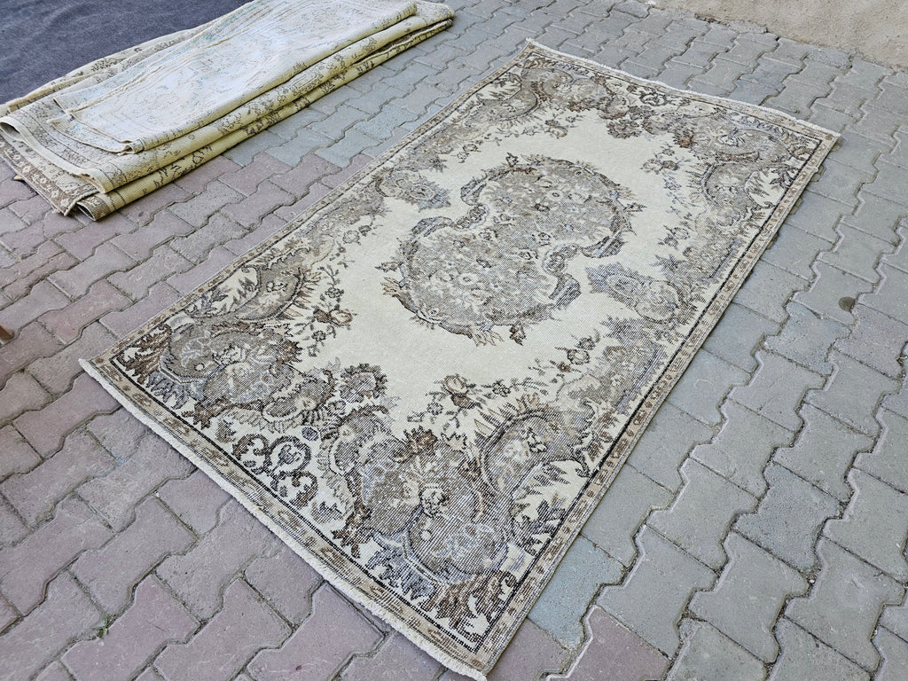 Vintage Oushak Rug 4x7: Hand-Knotted Turkish Wool Rug