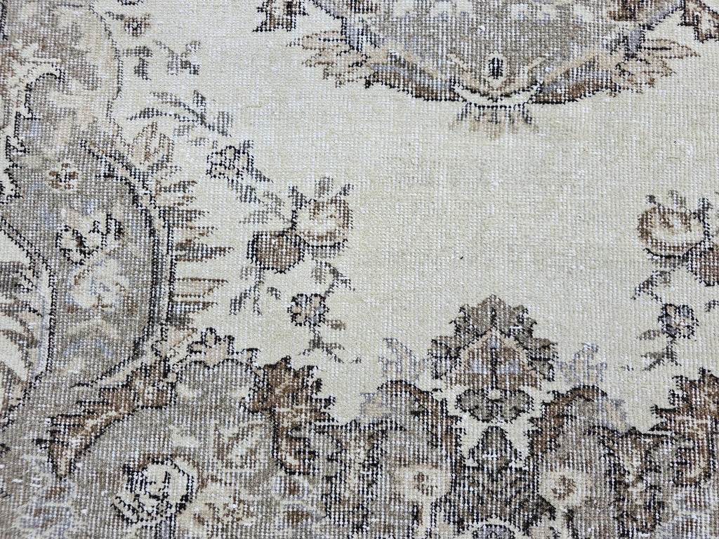 Vintage Oushak Rug 4x7: Hand-Knotted Turkish Wool Rug