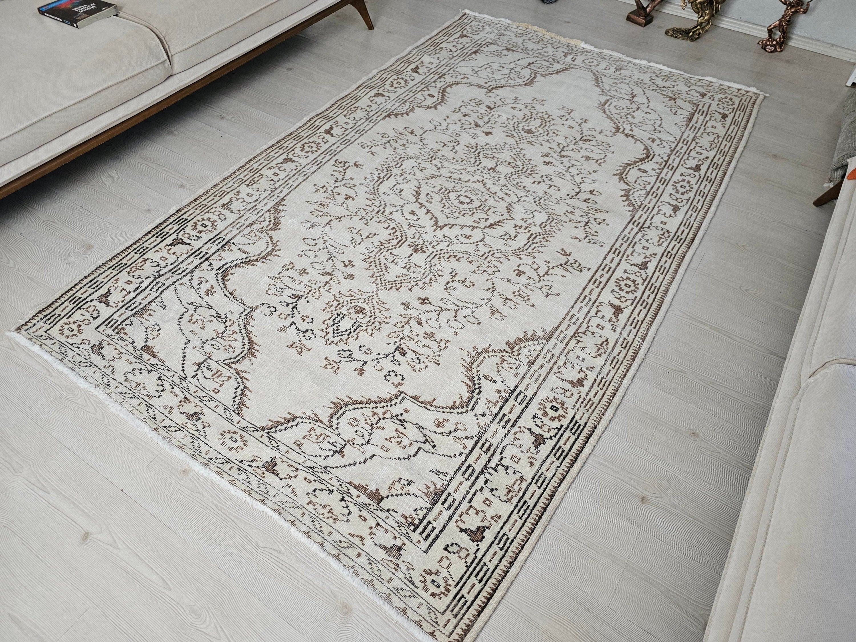 5x8 Vintage Turkish Oushak Rug: Neutral Wool Handmade Carpet