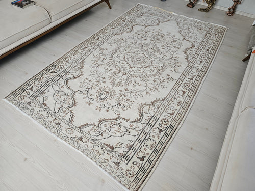5x8 Vintage Turkish Oushak Rug: Neutral Wool Handmade Carpet