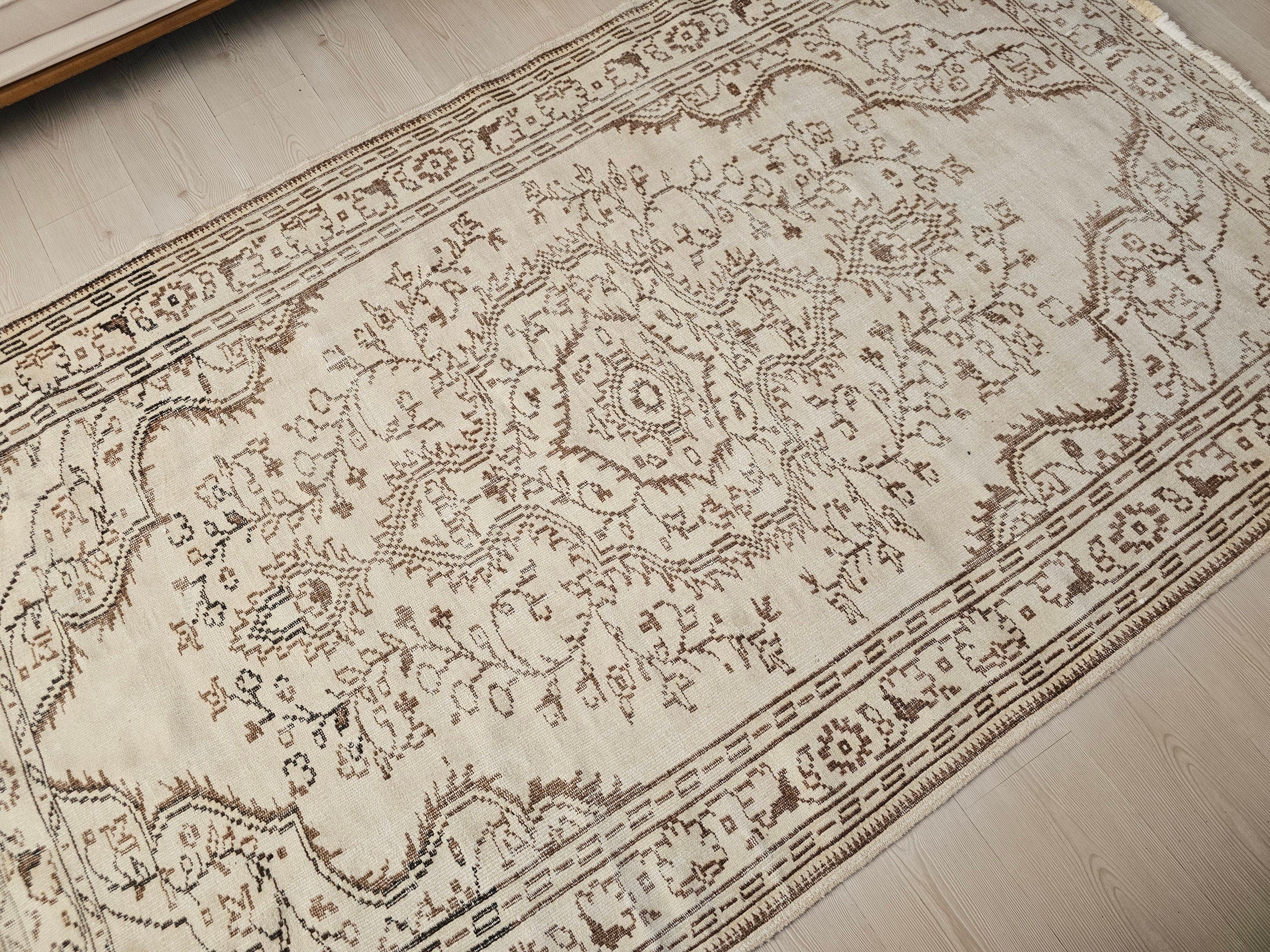 5x8 Vintage Turkish Oushak Rug: Neutral Wool Handmade Carpet