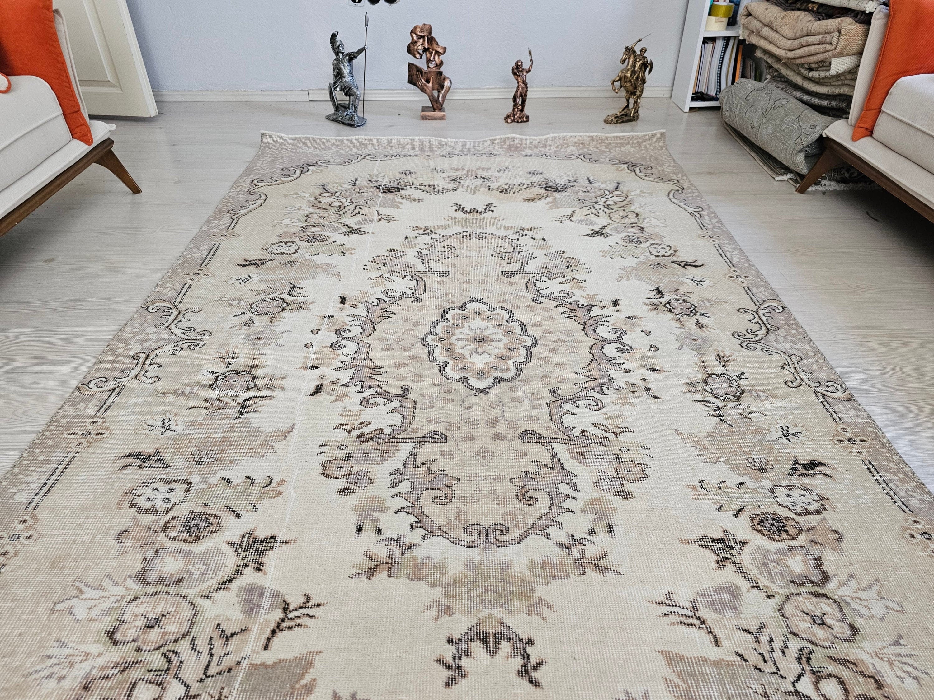 Vintage Turkish Wool Rug 5x8: Beige Floral Oushak Accent Carpet