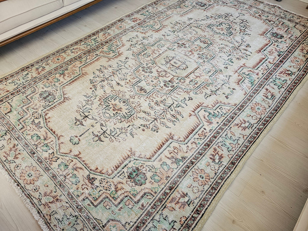 6x9 Antique Turkish Wool Rug: Handmade Geometric Carpet