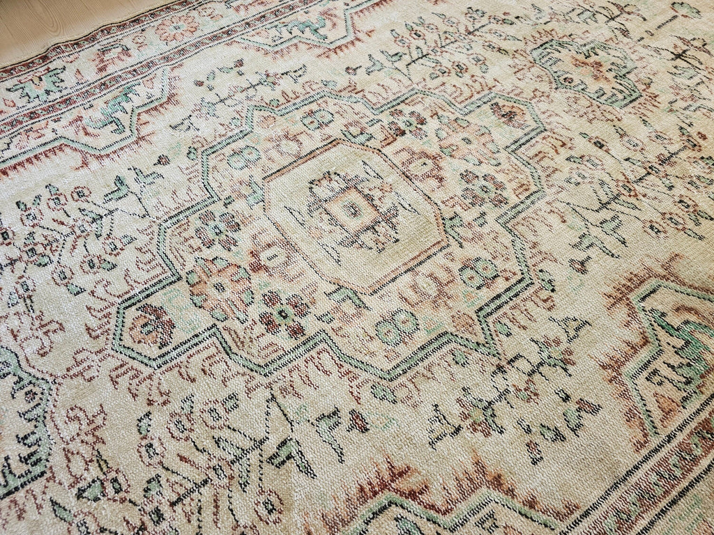 6x9 Antique Turkish Wool Rug: Handmade Geometric Carpet
