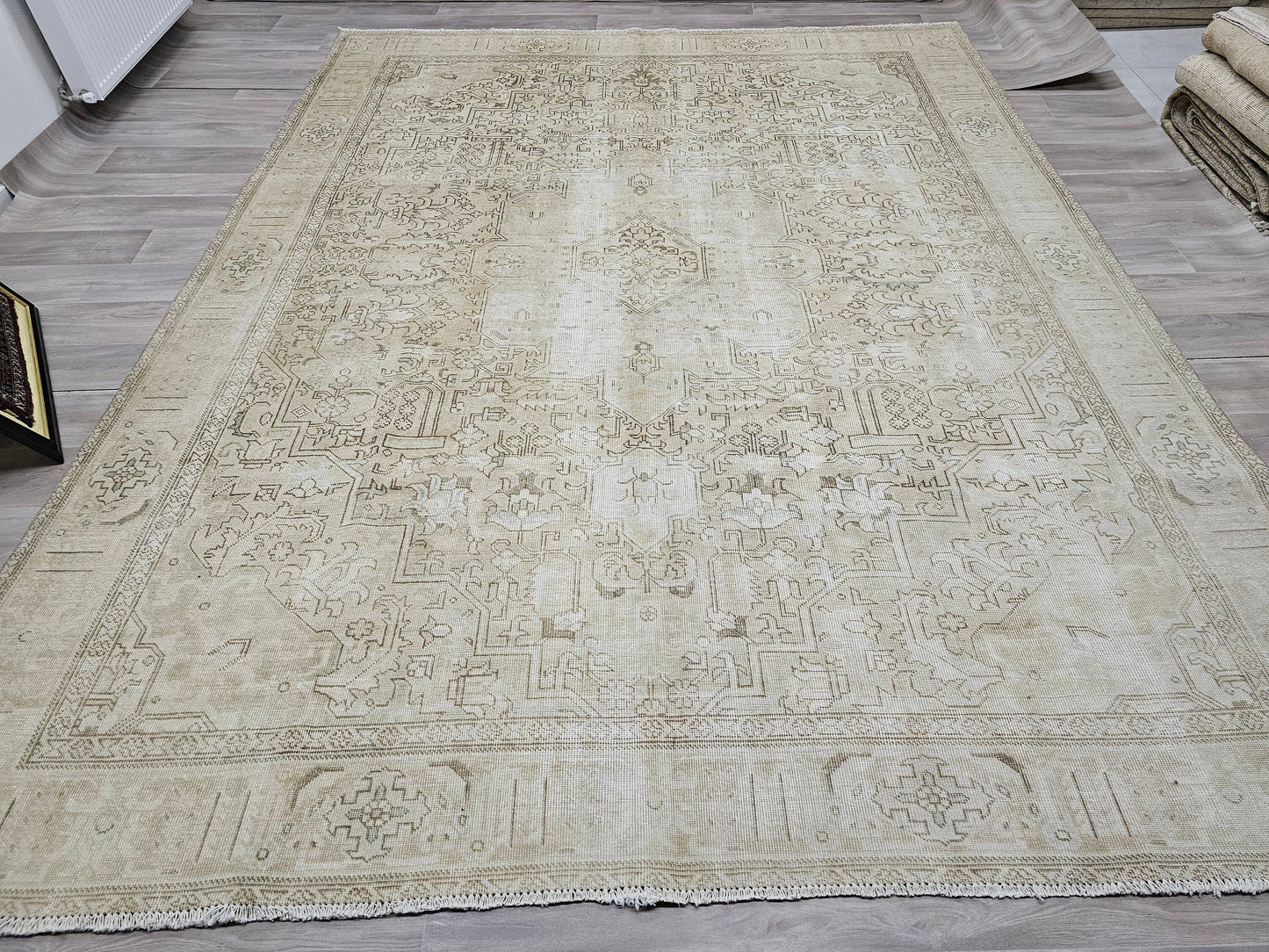 9x12 Hand Knotted Neutral Heriz Rug for Livingroom and Diningroom Distressed Wool Oushak Area Rug Cream beige and brown