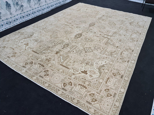 Classic Vintage Rug Muted