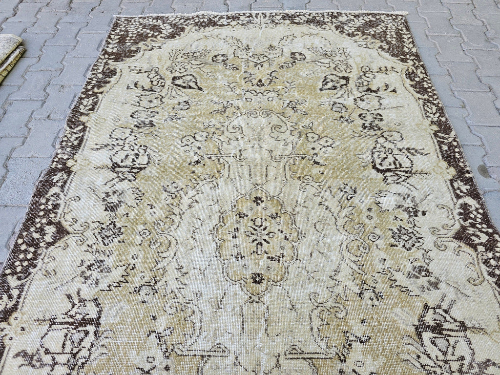 5x8 Vintage Turkish Oushak Rug: Hand-Knotted Wool Entry Rug