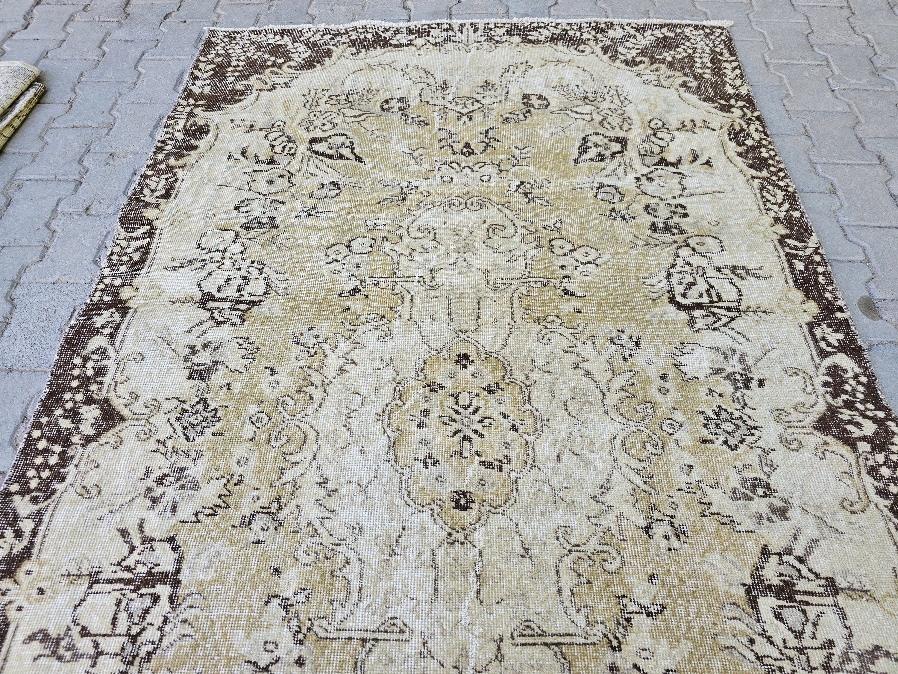 5x8 Vintage Turkish Oushak Rug: Hand-Knotted Wool Entry Rug