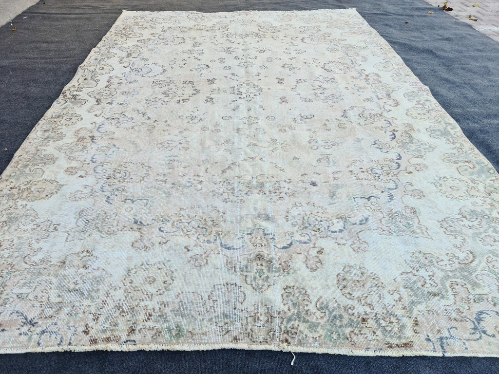 7x10 Hand-Knotted Turkish Rug: Vintage Wool Oushak Style