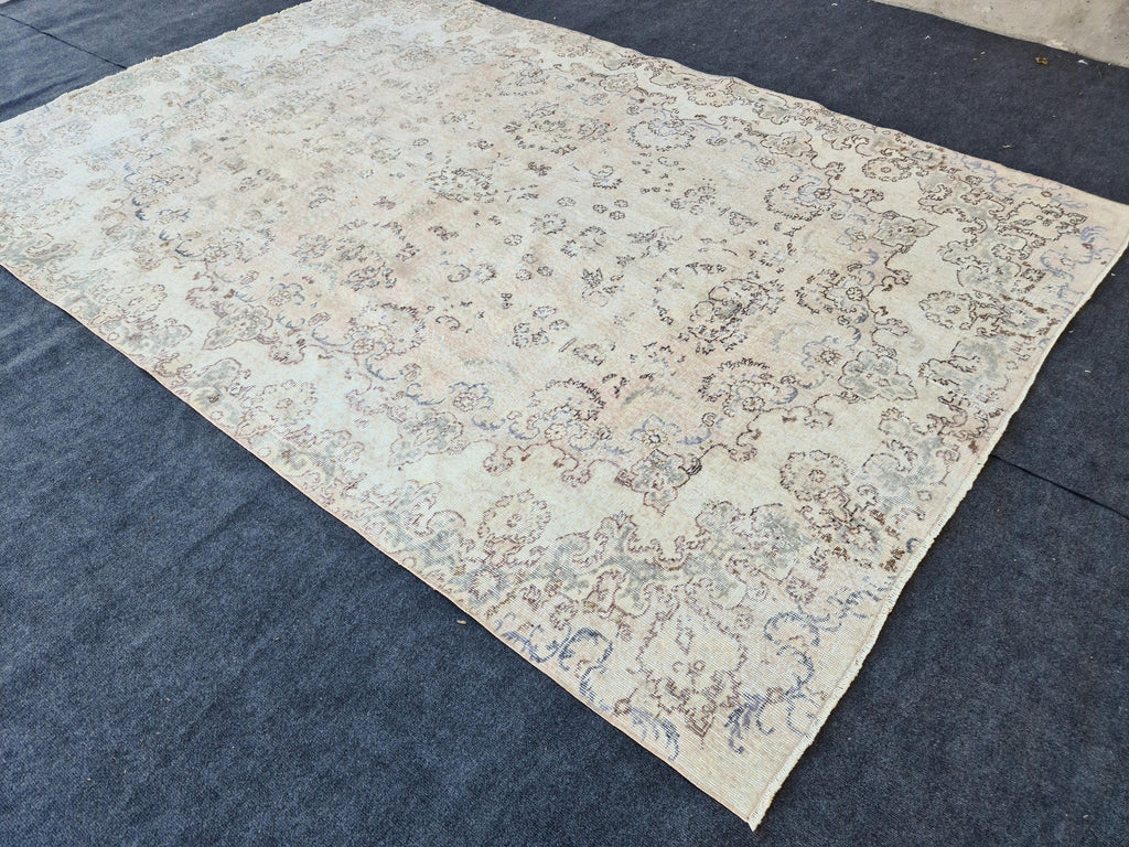 7x10 Hand-Knotted Turkish Rug: Vintage Wool Oushak Style