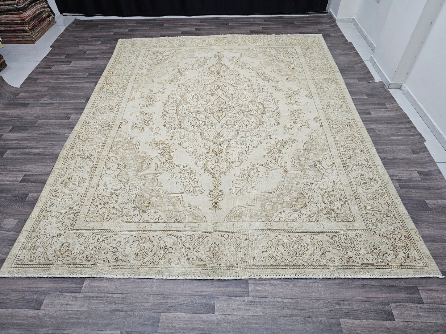 Oversize Neutral Vintage Medallion Turkish Rug, 9.25x11.50 Feet Authentic Handmade Turkish Rug, Large Neutral Area Rug